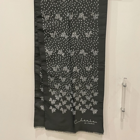 French silk scarf - Picture 2 of 2